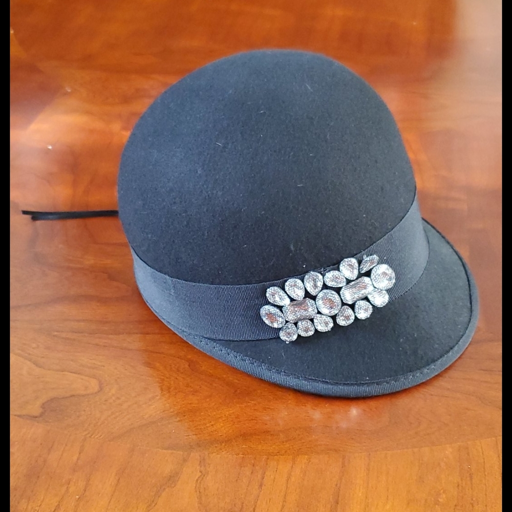 Saks Fith Avenue black hat